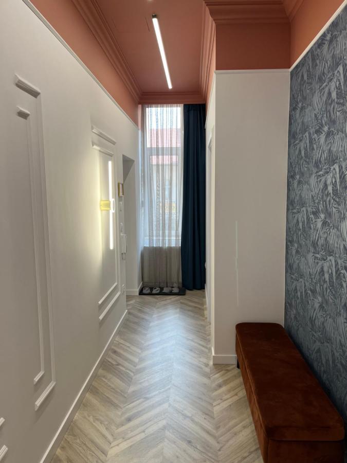 Central Gallery Apartment Дебрецен Экстерьер фото
