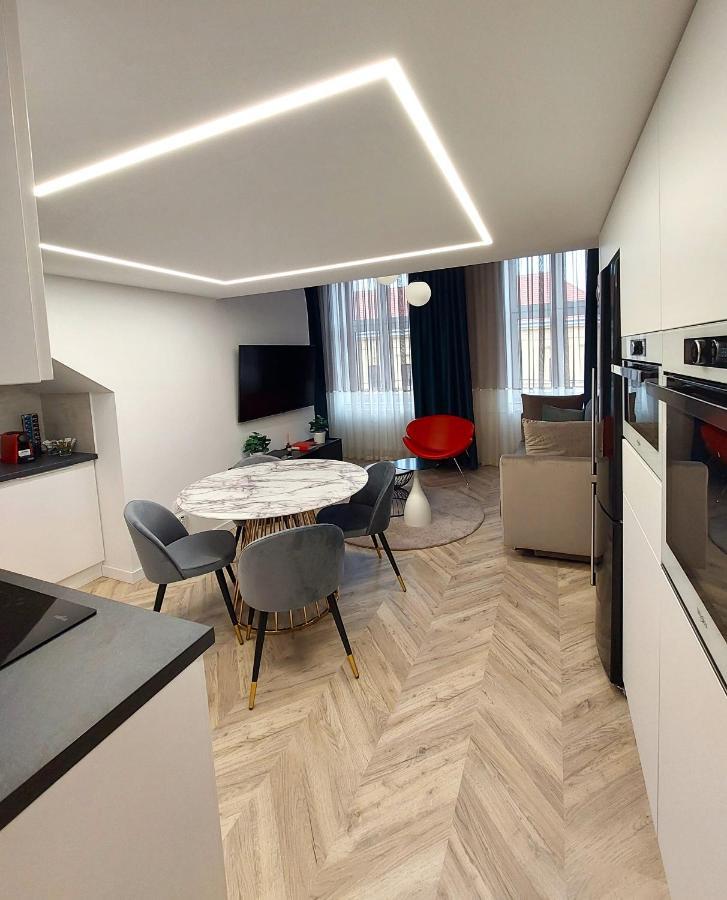 Central Gallery Apartment Дебрецен Экстерьер фото