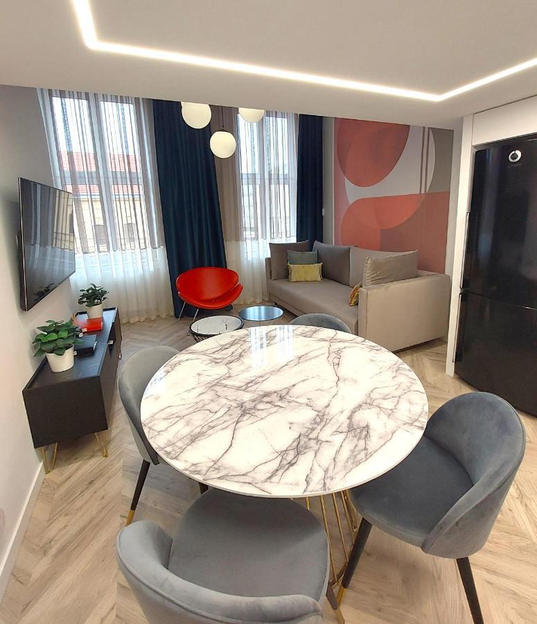 Central Gallery Apartment Дебрецен Экстерьер фото