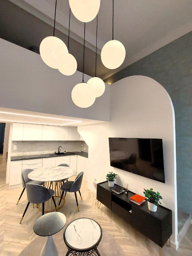 Central Gallery Apartment Дебрецен Экстерьер фото